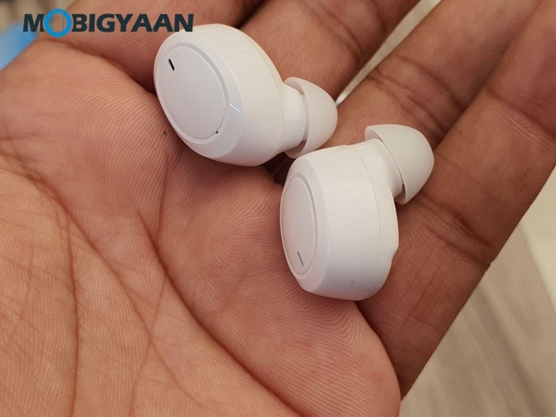 OPPO-W11-Wireless-Earbuds-Review.-Hands-On-4 
