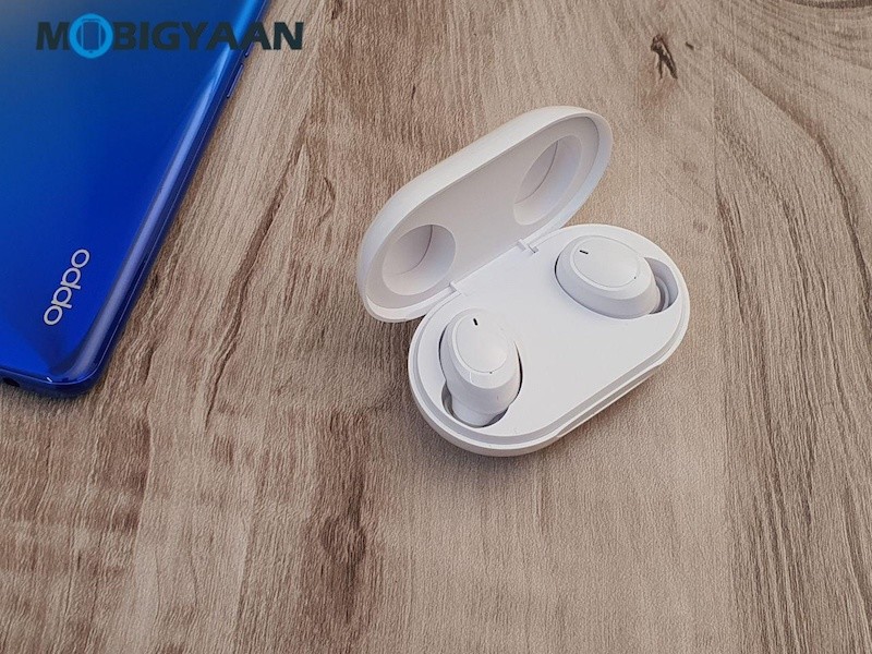 OPPO-W11-Wireless-Earbuds-Review.-Hands-On-8 