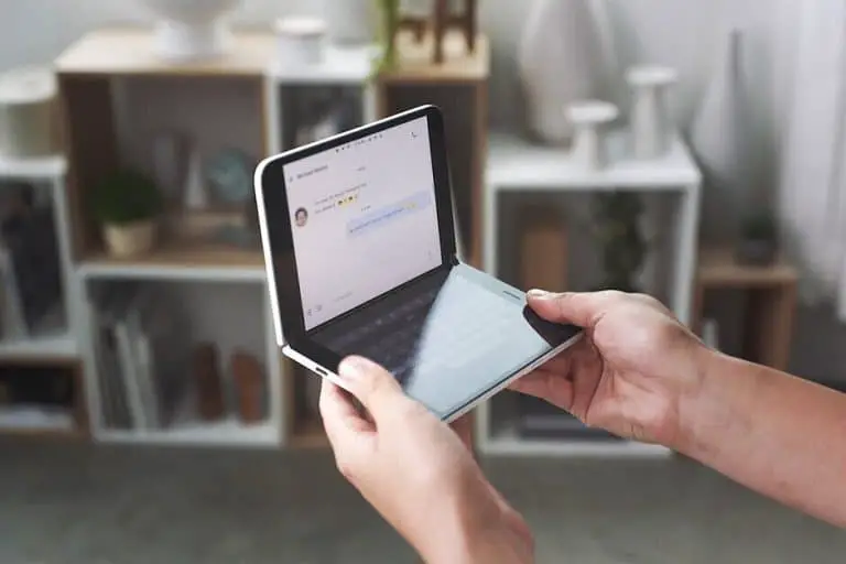 La nouvelle publicité Surface Duo met en évidence certaines des fonctionnalités les plus importantes du combiné