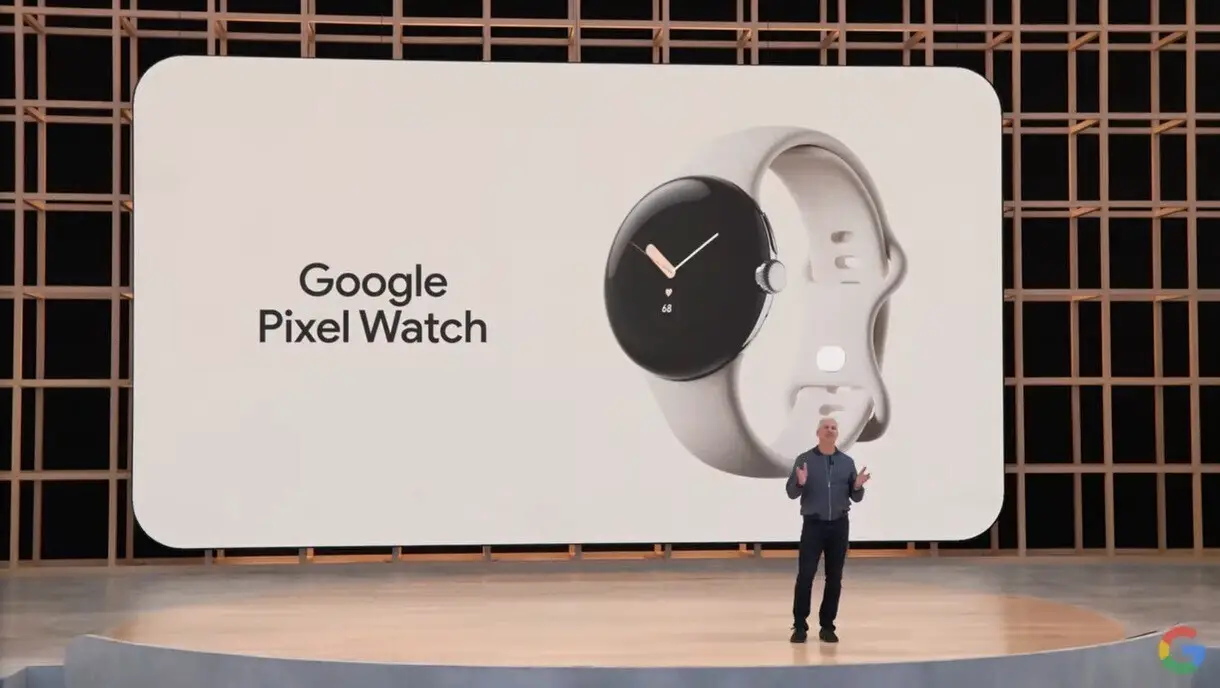 Pourquoi a-t-il fallu si longtemps ?  - Alors que Google, indécis, rattrape Apple, Samsung avance (Pixel Fold, Pixel Watch, Pixel 6)