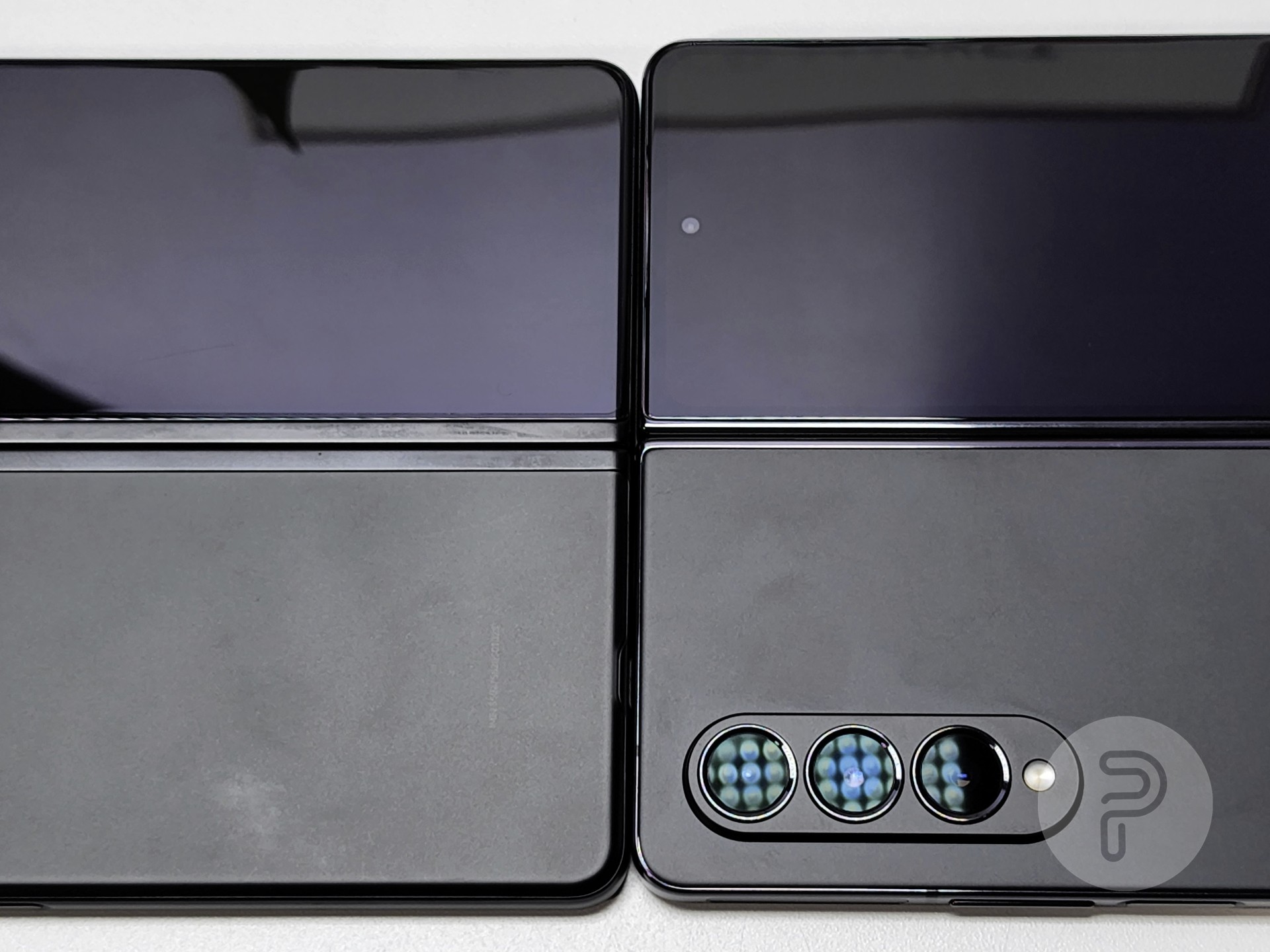 Samsung Galaxy Z Fold 4 et Z Fold 3 côte à côte